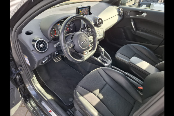 Audi A1 Sportback 1.4 TFSI S Line 150pk S-Tronic | Lederen Alcantara Sportstoelen | Navigatie | Xenon Koplampen | Stoelverwarming | L.M. 18" | Automatische Airco |