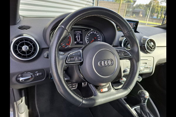 Audi A1 Sportback 1.4 TFSI S Line 150pk S-Tronic | Lederen Alcantara Sportstoelen | Navigatie | Xenon Koplampen | Stoelverwarming | L.M. 18" | Automatische Airco |