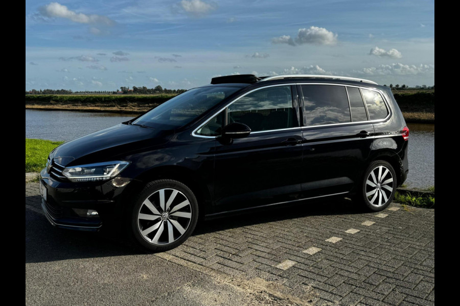 Volkswagen Touran 1.5 TSI Highline 7p Trekhaak vol opties