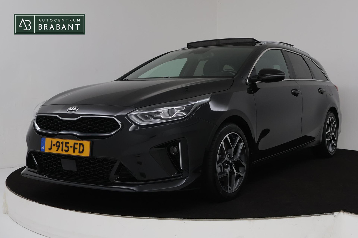 Kia Ceed 1.4 T-GDI GT-Line Automaat (PANORAMADAK, TREKHAAK, CAMERA, PDC, STOELV, NAVIGATIE, NL-AUTO, GOED ONDERHOUDEN)