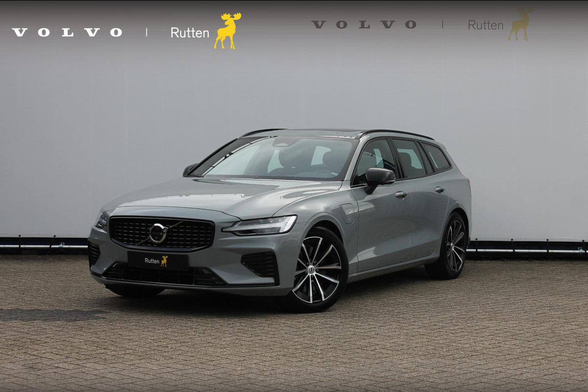 Volvo V60 T6 350pk autm. Recharge AWD Plus Dark Panoramisch schuif-kanteldak / 18" lichtmetalen velgen / Semi elektrisch wegklapbare trekhaak / 360 graden rondom zichtcamera /