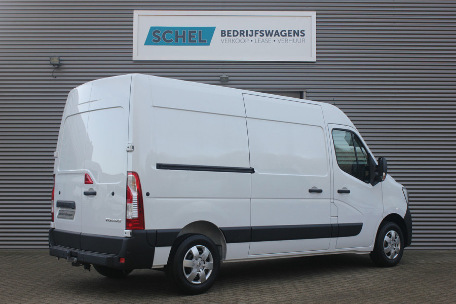 Renault Master T35 2.3 dCi 135pk L2H2 Work Edition - 2x Schuifdeur - Navigatie - Camera - Trekhaak - Parkeersensoren - Allseason - Rijklaar