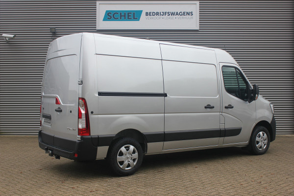 Renault Master T35 2.3 dCi 135pk L2H2 Work Edition - Navigatie - Blind Spot - Camera - Trekhaak - Parkeersensoren - Allseason - Rijklaar