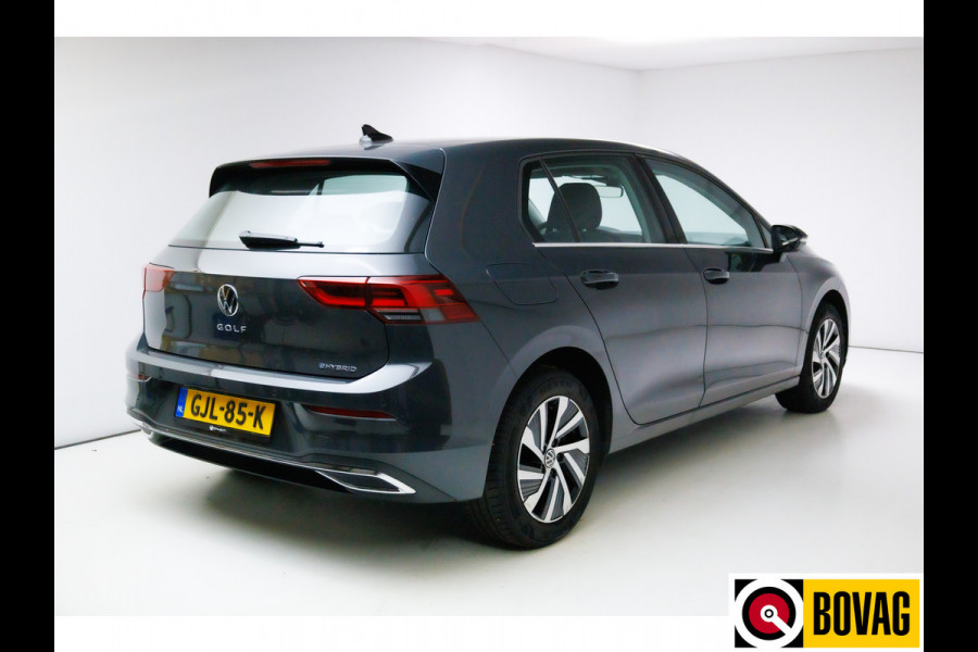 Volkswagen Golf 1.4 eHybrid Style 204 PK Navigatie, Stoelverwarming, Stuurverwarming, IQ Led, DAB, Ergo Active stoel