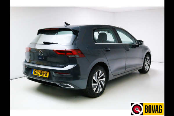 Volkswagen Golf 1.4 eHybrid Style 204 PK Navigatie, Stoelverwarming, Stuurverwarming, IQ Led, DAB, Ergo Active stoel