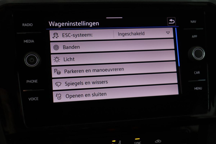 Volkswagen Passat 1.5 TSI Business | Carplay | Camera | Keyless | Navigatie | PDC | Climate control | Cruise control