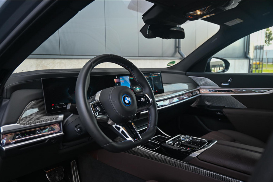 BMW 7 Serie M760e xDrive *Bowers & Wilkins / Panorama / Executive / HUD / Massage / Stoelventilatie*