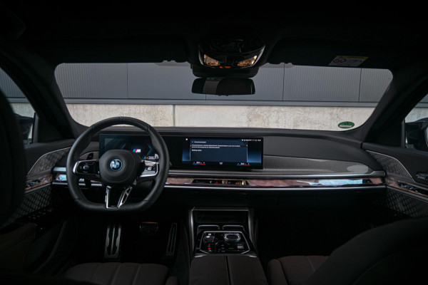 BMW 7 Serie M760e xDrive *Bowers & Wilkins / Panorama / Executive / HUD / Massage / Stoelventilatie*