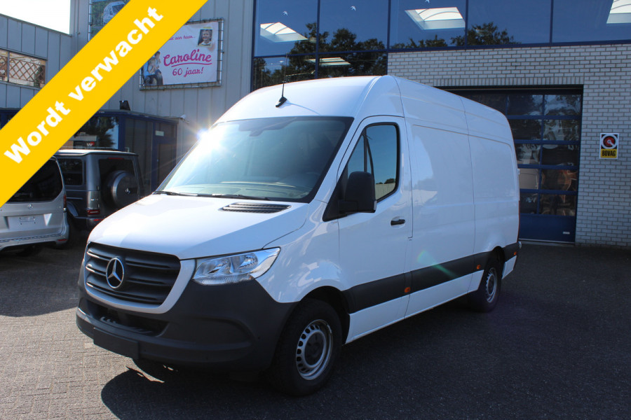 Mercedes-Benz Sprinter 317 CDI L2H2 3500kg trekhaak, MBUX met parkeerpakket en camera