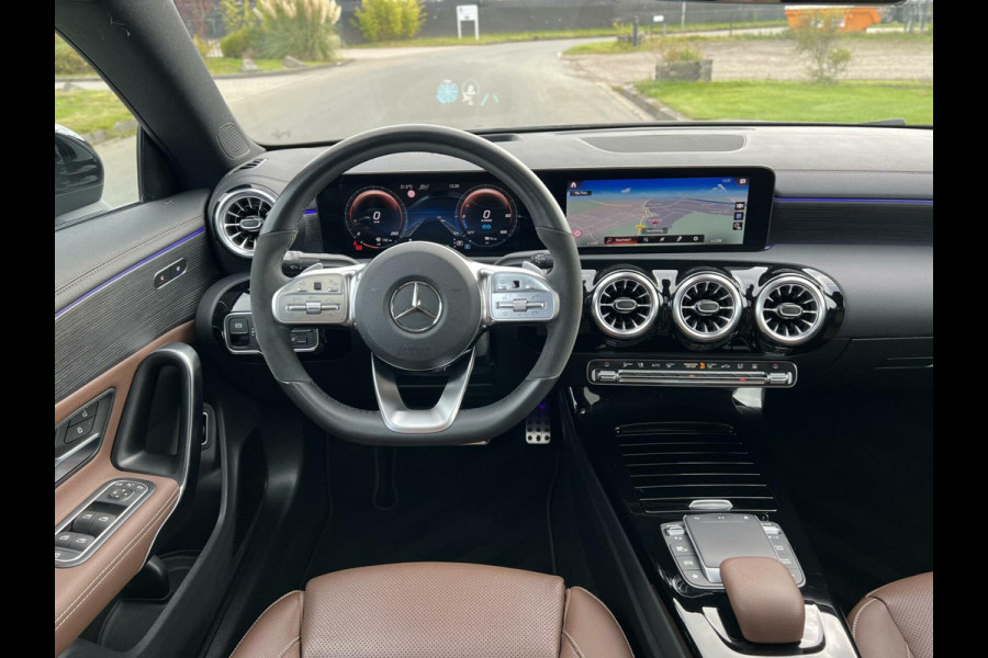 Mercedes-Benz CLA-Klasse 250 e AMG CLA250e Coupe Panoramadak|Keyless|Camera 360°|Distronic|Advanced sound|Sfeerverlichting|Head-up|Night pakket