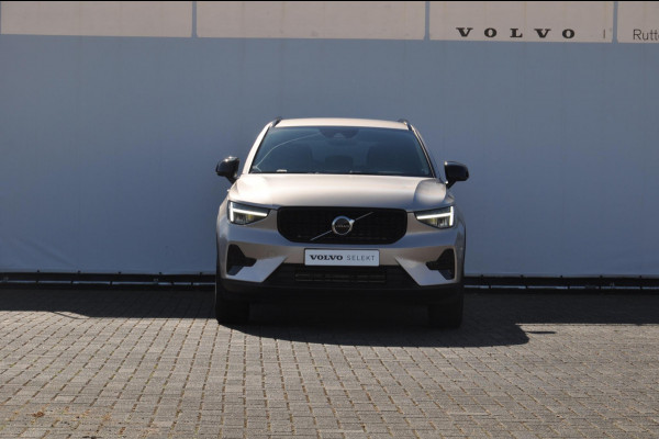 Volvo XC40 T5 262PK Automaat Recharge Ultimate Dark / Adaptieve Cruise Control / Parkeersensoren met Camera / Stoelverwarming / Stuurverwarming / Elektrische Achterklep / Elektrische Stoelen / BLIS / Getinte Ramen / Apple Carplay