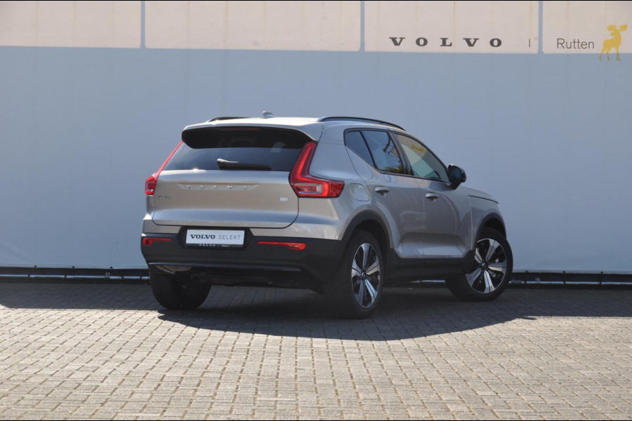 Volvo XC40 T5 262PK Automaat Recharge Ultimate Dark / Adaptieve Cruise Control / Parkeersensoren met Camera / Stoelverwarming / Stuurverwarming / Elektrische Achterklep / Elektrische Stoelen / BLIS / Getinte Ramen / Apple Carplay