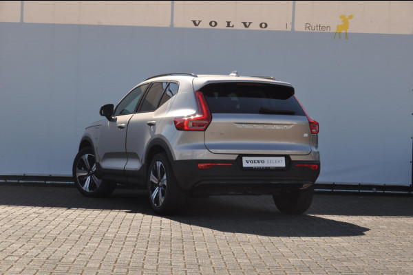 Volvo XC40 T5 262PK Automaat Recharge Ultimate Dark / Adaptieve Cruise Control / Parkeersensoren met Camera / Stoelverwarming / Stuurverwarming / Elektrische Achterklep / Elektrische Stoelen / BLIS / Getinte Ramen / Apple Carplay