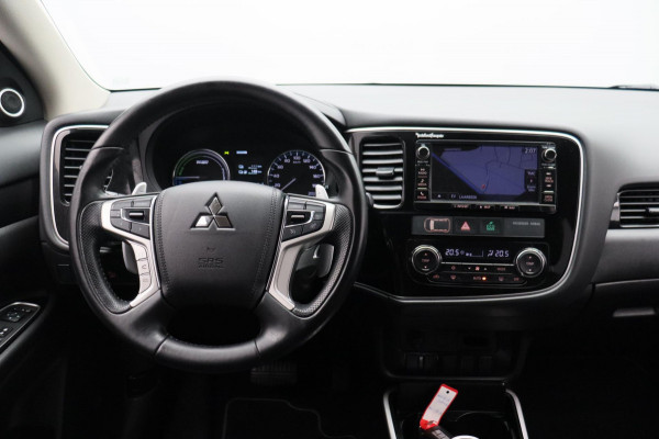 Mitsubishi Outlander 2.0 PHEV Executive Edition Trekhaak Navigatie Origineel NL