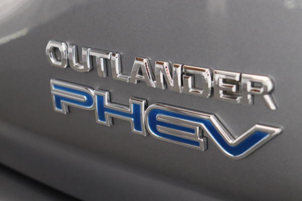 Mitsubishi Outlander 2.0 PHEV Executive Edition Trekhaak Navigatie Origineel NL