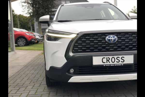 Toyota Corolla Cross 2.0 High Power Hybrid AWD Style | Dodehoekherkenning, Parkeersensoren, Stoel + Stuurverwarming, Keyless, 4X4