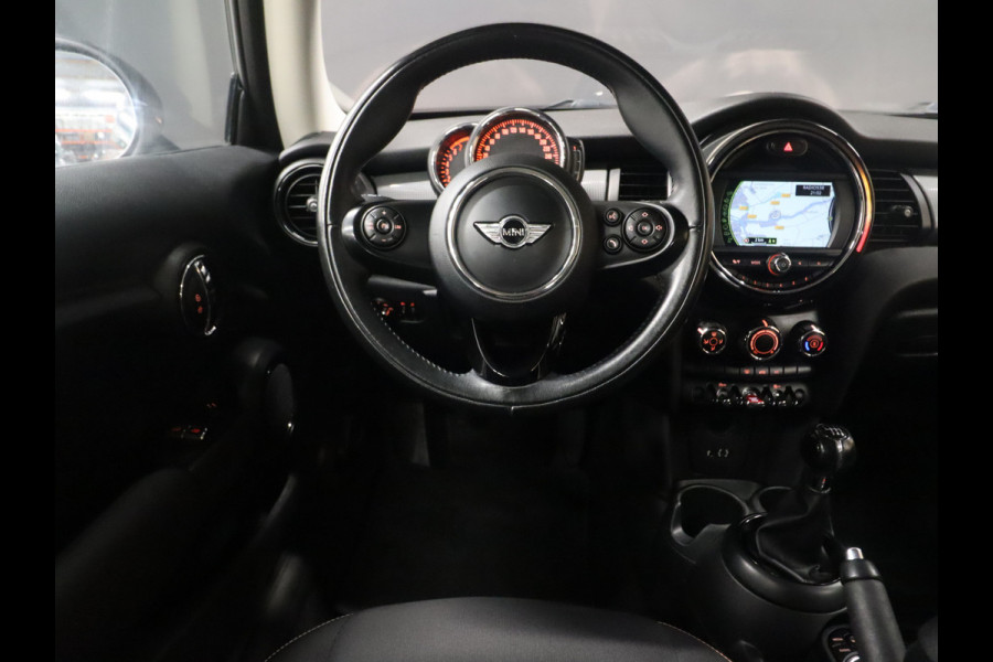 MINI Mini 1.5 Cooper Business 136PK! [NAVIGATIE, STRIPING, BLUETOOTH, CRUISE CONTROL, AIRCO, LM VELGEN, NIEUWSTAAT]