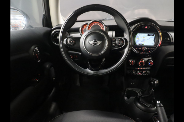 MINI Mini 1.5 Cooper Business 136PK! [NAVIGATIE, STRIPING, BLUETOOTH, CRUISE CONTROL, AIRCO, LM VELGEN, NIEUWSTAAT]