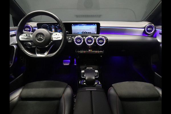 Mercedes-Benz CLA-Klasse 200 AMG Sport FULL OPTION [SCHUIFDAK, SFEERVERLICHTING, CAMERA, LAK MOJAVESILVER, GROOT NAVI, SPORTSTOELEN, PDC, CRUISE CONTROL, AIRCO, NIEUWSTAAT]