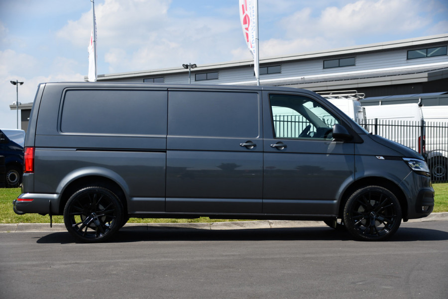 Volkswagen Transporter 2.0 TDI L2H1 4Motion Highline Adaptieve Cruise, Camera, Carplay, 199pk, Automaat, Sensoren, Multimedia, LED, VERKOCHT...Gefeliciteerd SKN Transport BV