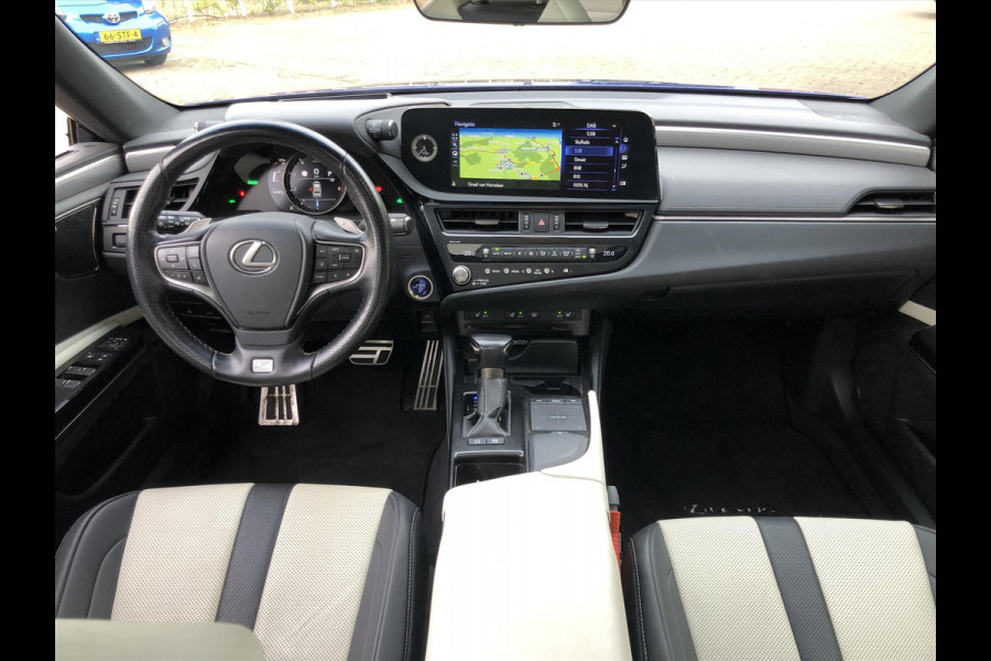 Lexus ES 300h F Sport Line | Schuifdak, Mark Levinson, HUD, Leer, Stoelventilatie, 360 graden camera, Dodehoekherkenning, Eerste eigenaar