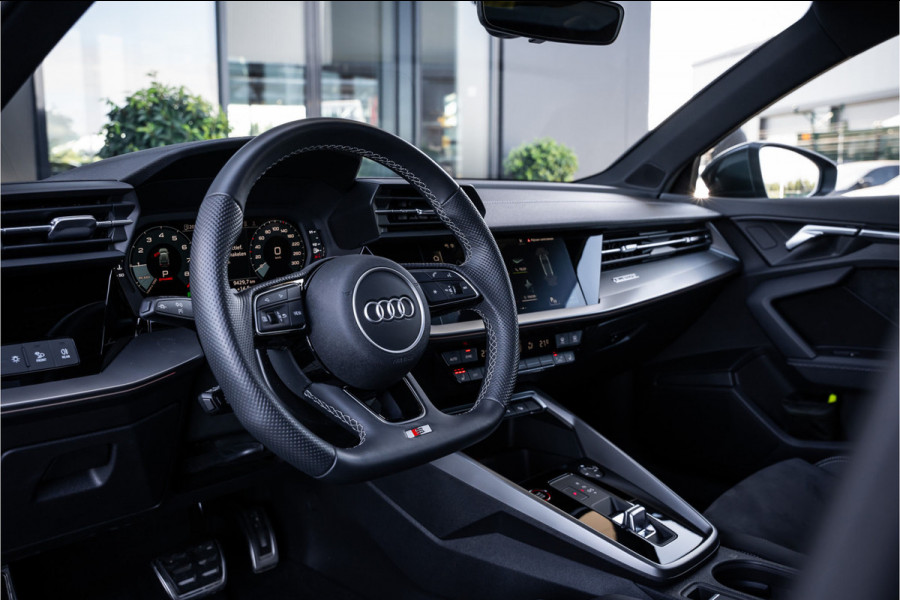 Audi S3 Sportback 2.0 TFSI quattro - Panorama | ACC | Stoelverwarming