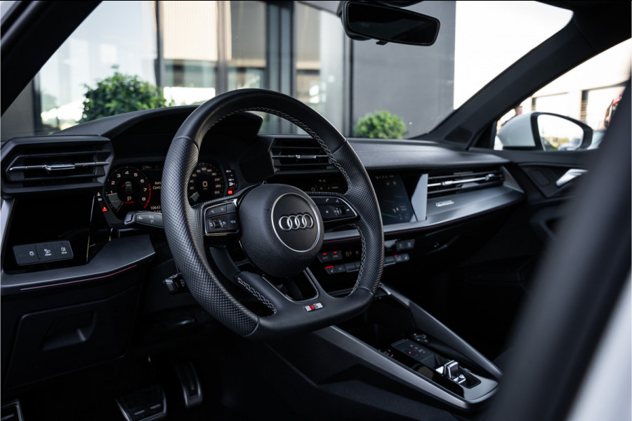 Audi S3 Sportback 2.0 TFSI quattro - Panorama | ACC | Stoelverwarming