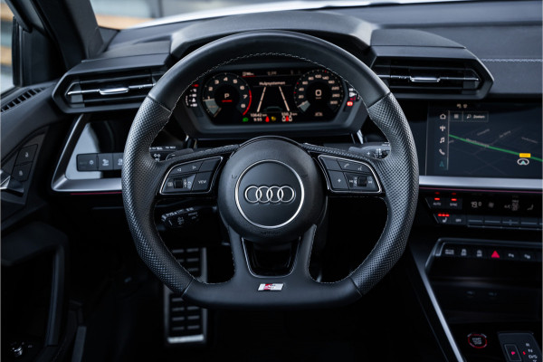 Audi S3 Sportback 2.0 TFSI quattro - Panorama | ACC | Stoelverwarming