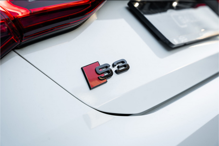 Audi S3 Sportback 2.0 TFSI quattro - Panorama | ACC | Stoelverwarming