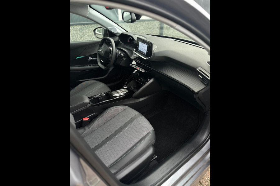 Peugeot 208 1.2 PureTech Allure CarPlay Automaat