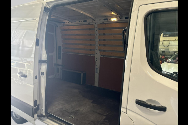 Nissan Interstar 2.3 dCi L2H2 N-Connecta identiek aan Renault MASTER! Ruimtewonder voor al uw klussen of transport!