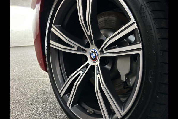 BMW 3 Serie Touring 330e M-Sport | 360 View | Panorama | ACC | Laser-LED | Head-Up | Keyless-Entry | Leder | Sfeerverlichting | 19'' | Glaspook | 4-Zone Clima | Stoelverwarming | DAB | Carplay | ISO-Glas | Live Cockpit Prof. |