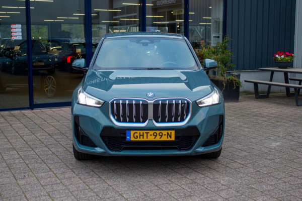 BMW iX1 XDrive30 67 kWh M-Sport | Prijs rijklaar incl. 12 mnd garantie | Camera Navi Pakeerhulp