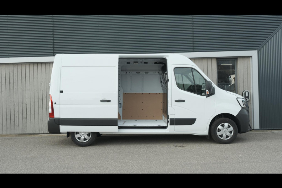 Renault Master T33 2.3 dCi 135 L2H2 Comfort | Direct Leverbaar | Navigatie | Parkeersensoren | Airco | Cruise Control