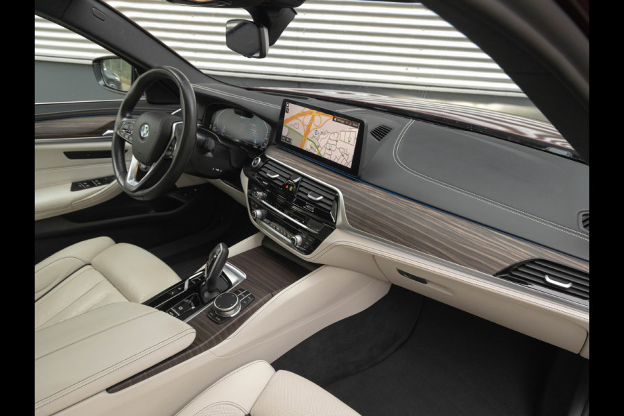 BMW 5 Serie Touring 530e xDrive - Pano - Stoelmassage+Ventilatie - Driving Ass Prof - Trekhaak