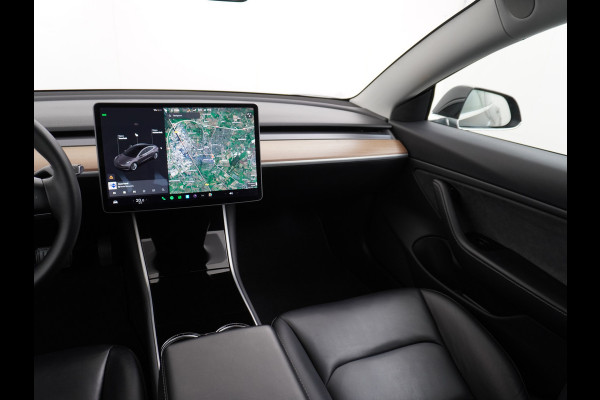 Tesla Model 3 Long Range Trekhaak 1000kg!  75 kWh 463PK FSD-vb. Premium Audio 4wd 19" AutoPilot Pano.dak Camera Leer Adaptive-Cruise+Stop&Go   Veel grip door AWD vierwielaandrijving.  Origineel Nederlandse auto ! grootste accu ! tot 16,5 kwh thuis laden, 120kw/h snelladen per uur !