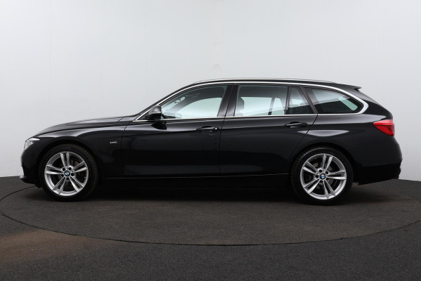 BMW 3 Serie Touring 320i Corporate Lease High Executive EINDE JAARS AANBIEDING! (NL-auto, Dealer OnderH, Navi Groot, StoelV, PDC)