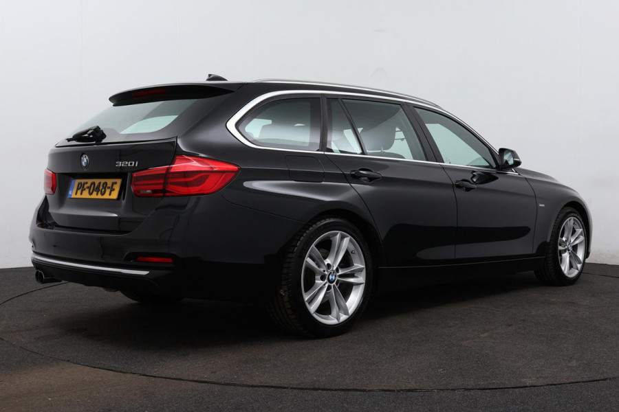 BMW 3 Serie Touring 320i Corporate Lease High Executive EINDE JAARS AANBIEDING! (NL-auto, Dealer OnderH, Navi Groot, StoelV, PDC)