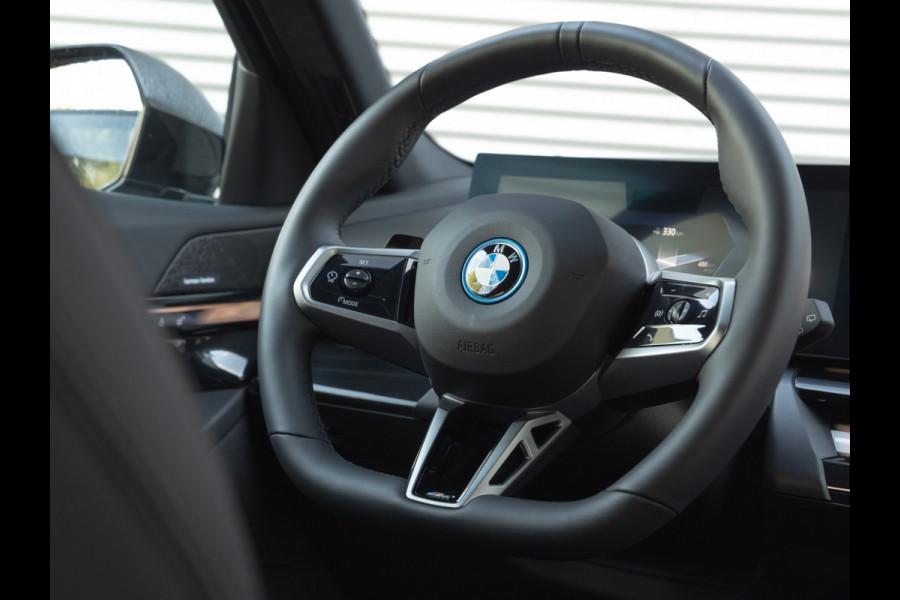 BMW i5 Touring eDrive40 M-Sport - Trekhaak - Driving Ass Prof - Harman-Kardon - Stoelventilatie