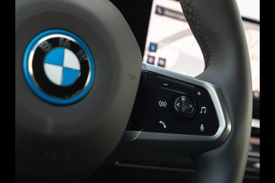 BMW i5 Touring eDrive40 M-Sport - Trekhaak - Driving Ass Prof - Harman-Kardon - Stoelventilatie