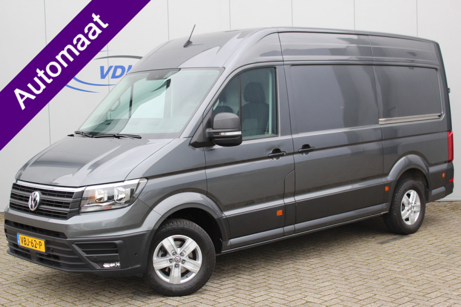 Volkswagen Crafter 30 2.0-177pk TDI L3H3 Highline AUTOMAAT ! Zeer luxe VW Crafter ! Airco, navigatie, camera, parkeersensoren v+a, ergonomische chauffeursstoel masserend en verend, bijrijdersbank, metallic lak, LM wielen, trekhaak, laadruimte betimmerd, cruise control etc. e