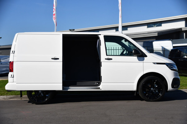 Volkswagen Transporter 2.0 TDI L1H1 30 Highline PB Edition Adaptieve Cruise, Camera, 110PK, Standkachel, Sensoren, Carplay, Stoelverwarming, UNIEK!