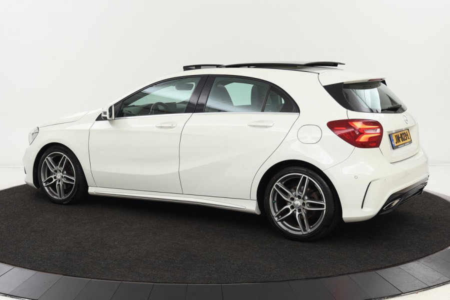 Mercedes-Benz A-Klasse 180 AMG | Panoramadak | Stoelverwarming | Park Assist | Full LED | Navigatie | Bluetooth | Airco | Cruise control