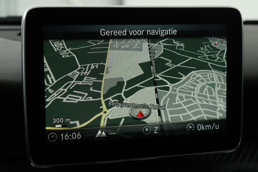 Mercedes-Benz A-Klasse 180 AMG | Panoramadak | Stoelverwarming | Park Assist | Full LED | Navigatie | Bluetooth | Airco | Cruise control