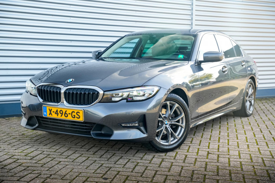 BMW 3-serie 318d High Executive Leer Keyless Navi Stoelverw.