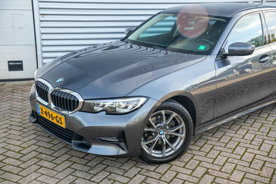 BMW 3-serie 318d High Executive Leer Keyless Navi Stoelverw.