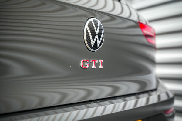 Volkswagen Golf 2.0 TSI GTI Adapt. cruise Navi Camera Stuurverw.