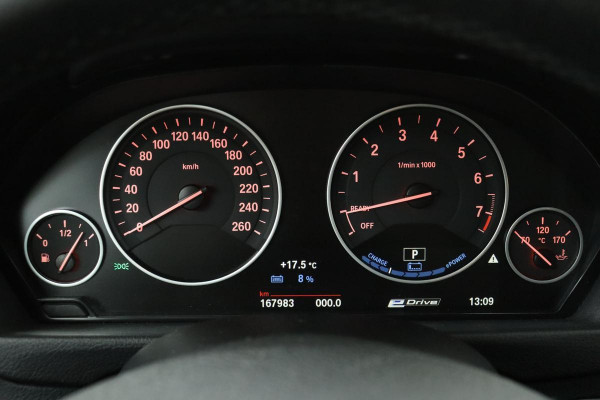 BMW 3-serie 330e Executive | Full LED | Navigatie | PDC | Climate control | Cruise control