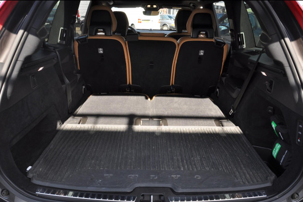 Volvo XC90 T8 455PK Automaat Recharge AWD Ultimate Bright Massage stoelen / Stoelverwarming en ventilatie voor / Luchtvering / Semi-elektrisch inklapbare trekhaak / Head-up display / Bowers & Wilkins Audio / 360 camera / Pilot assist / Adaptive cruise control / Elektrische achterklep / Keyless entry /