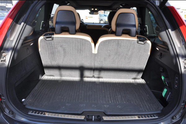 Volvo XC90 T8 455PK Automaat Recharge AWD Ultimate Bright Massage stoelen / Stoelverwarming en ventilatie voor / Luchtvering / Semi-elektrisch inklapbare trekhaak / Head-up display / Bowers & Wilkins Audio / 360 camera / Pilot assist / Adaptive cruise control / Elektrische achterklep / Keyless entry /